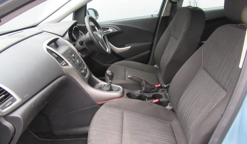 2010 Vauxhall Astra full